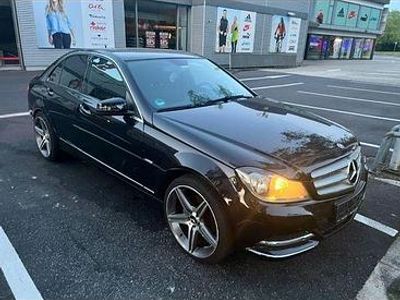 Gebraucht Mercedes C220 Avantgarde 170 PS (125 kW) 2011 Schwarz Limousine