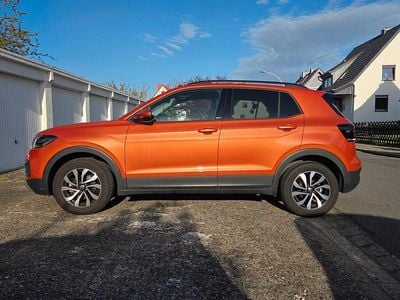 Second-hand VW T-Cross Active 110 CP (80 kW) 2022 Portocaliu SUV