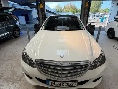 Gebraucht Mercedes E220 170 PS (125 kW) 2014 Weiß Limousine