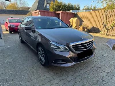Gebraucht Mercedes E220 170 PS (125 kW) 2014 Braun Limousine
