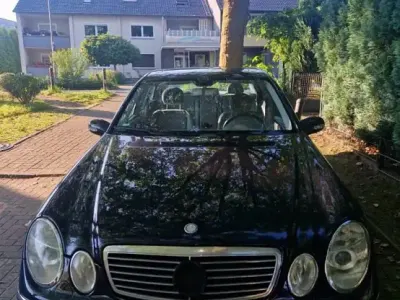Gebraucht Mercedes E320 Avantgarde 224 PS (164 kW) 2002 Andere farben Limousine