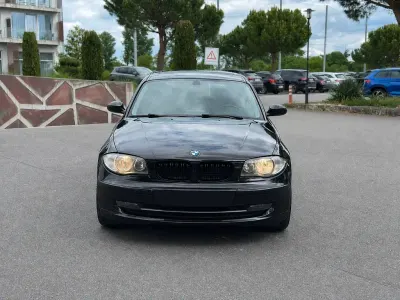 Gebraucht BMW 118 143 PS (105 kW) 2007 Schwarz Kleinwagen