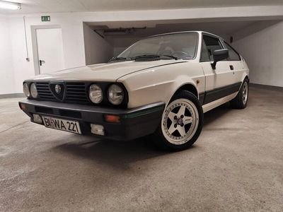 Weiß Gebraucht 1987 Alfa Romeo Alfasud Quadrifoglio | 17.299 €