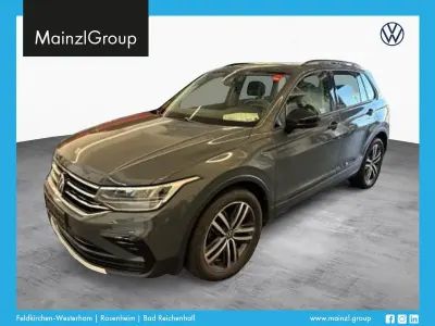 Gebraucht VW Tiguan Sport 150 PS (110 kW) 2022 Delfingrau metallic (metallic) SUV