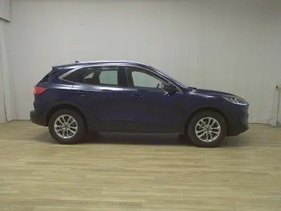 Używany Ford Kuga Titanium 120 KM (88 kW) 2022 Niebieski SUV