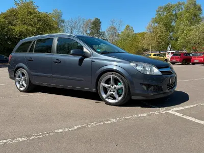 Używany Opel Astra Cosmo 179 KM (131 kW) 2007 Niebieski Kombi