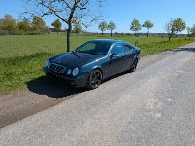 Gebraucht Mercedes CLK320 Avantgarde 218 PS (160 kW) 2001 Blau Coupé