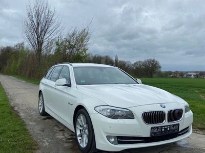 gebraucht BMW 520 d xDrive Touring gut gepflegt