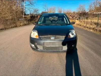 Usata Ford Fiesta 80 CV (58 kW) 2006 Grigio Utilitaria