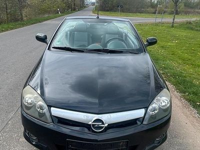 Second-hand Opel Tigra 90 CP (66 kW) 2005 Negru Cabrio