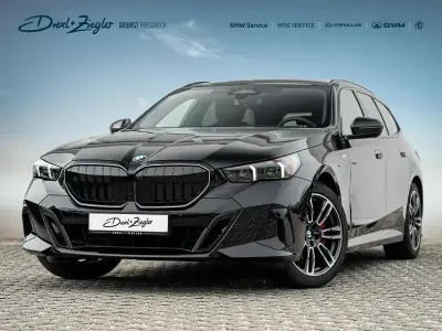 Gebraucht BMW 520 M Sport 197 PS (144 kW) 2025 Saphirschwarzmetallic Kombi