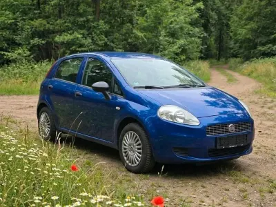Gebraucht Fiat Grande Punto 95 PS (69 kW) 2008 Blau Kleinwagen