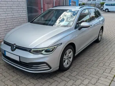 Gebraucht VW Golf VIII Life 116 PS (85 kW) 2024 Reflexsilber Kombi