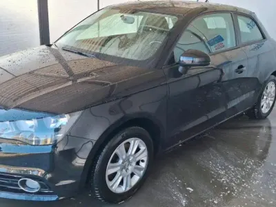 Gebraucht Audi A1 Attraction 122 PS (89 kW) 2012 Schwarz Kleinwagen