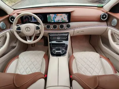 Gebraucht Mercedes E250 AMG 211 PS (155 kW) 2017 Weiß Limousine