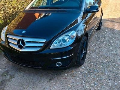 Usata Mercedes B200 136 CV (100 kW) 2010 Nero Monovolume