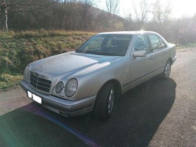 Mercedes E280