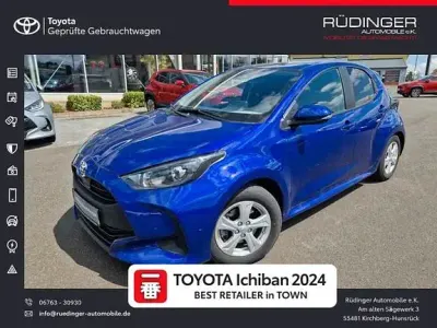 Gebraucht Toyota Yaris Comfort 116 PS (85 kW) 2024 Juniper blue metallic Kleinwagen