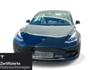 Begagnad Tesla Model 3 RWD 205 kW (279 HK) 2020 Svart Sedan
