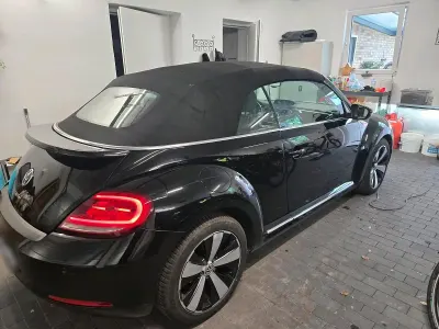Gebraucht VW Beetle 105 PS (77 kW) 2014 Schwarz Kleinwagen