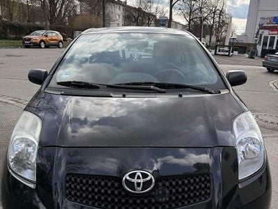 Gebraucht Toyota Yaris 69 PS (50 kW) 2007 Schwarz Kleinwagen