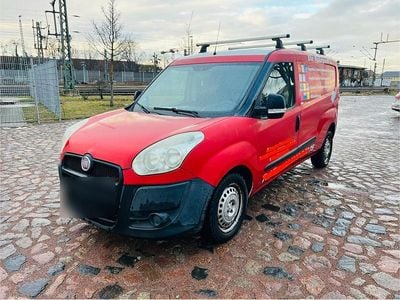 Gebraucht Fiat Doblò 90 PS (66 kW) 2010 Rot Van / Kleinbus