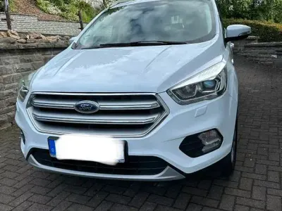 Gebraucht Ford Kuga Trend 120 PS (88 kW) 2018 Weiß SUV