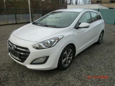 Weiß Gebraucht 2017 Hyundai i30 Kombi | 5.500 €