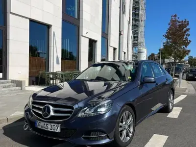 Usata Mercedes E350 252 CV (185 kW) 2013 Blu Berlina