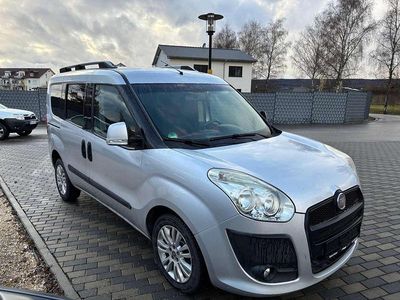 Gebraucht Fiat Doblò 135 PS (99 kW) 2011 Silber Van / Kleinbus