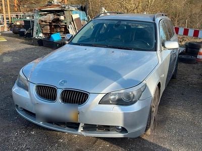 Gebraucht BMW 530 231 PS (169 kW) 2005 Grau Kombi