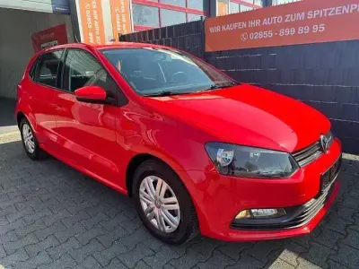 Gebraucht VW Polo Trendline 60 PS (44 kW) 2017 Rot Limousine