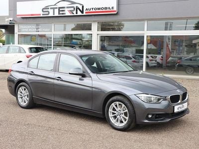 Grau Gebraucht 2018 BMW 318 Advantage Limousine | 9.990 €