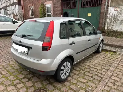 Gebraucht Ford Fiesta 60 PS (44 kW) 2003 Grau Kleinwagen