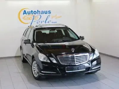 Gebraucht Mercedes E250 Elegance 204 PS (150 kW) 2012 Schwarz Kombi