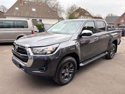 Nuova Toyota HiLux 150 CV (110 kW) 2026 Grigio Pick-up