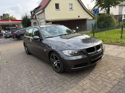Gebraucht BMW 320 177 PS (130 kW) 2008 Grau Kombi