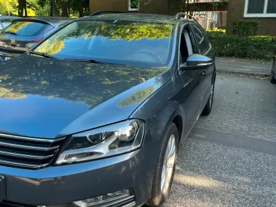 Gebraucht VW Passat 140 PS (102 kW) 2011 Grau Limousine