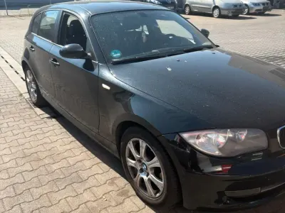 Gebraucht BMW 116 2009 Schwarz Kleinwagen