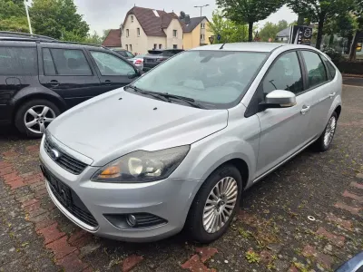 Używany Ford Focus Titanium 101 KM (74 kW) 2009 Srebrny Sedan/Limuzyna
