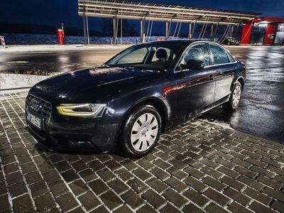 Schwarz Gebraucht 2013 Audi A4 Ambiente Limousine | 8.200 € (Fairer Preis)