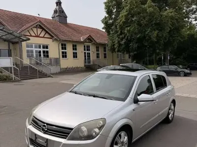 Gebraucht Opel Astra Sport 105 PS (77 kW) 2005 Limousine