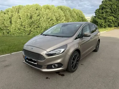 Gebraucht Ford S-MAX Titanium 190 PS (139 kW) 2018 Silber Van / Kleinbus