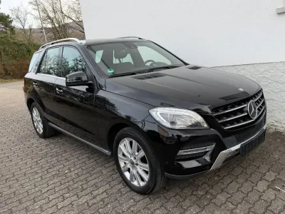 Używany Mercedes ML350 258 KM (189 kW) 2015 Czarny SUV
