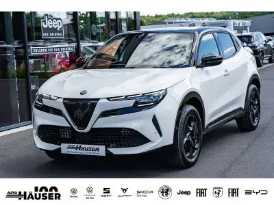 Neu Alfa Romeo Junior Ti 145 PS (106 kW) 2026 Weiss SUV