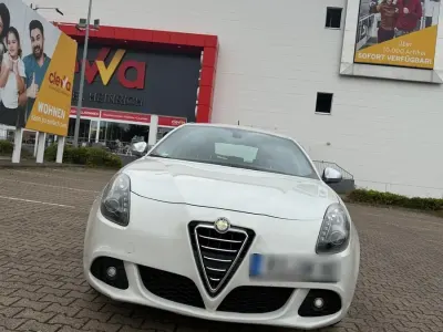 Gebraucht Alfa Romeo Giulietta 170 PS (125 kW) 2010 Weiß Kleinwagen