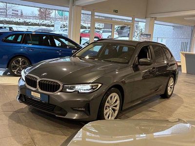 Grau Gebraucht 2019 BMW 320 Advantage Kombi | 18.890 € (Guter Preis)