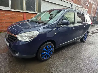 Używany Dacia Lodgy Lauréate 116 KM (85 kW) 2013 Niebieski Minivan