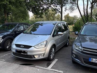 Grau Gebraucht 2010 Ford Galaxy Van / Kleinbus | 6.250 € (Fairer Preis)