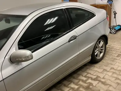 Gebraucht Mercedes C180 130 PS (95 kW) 2001 Silber Coupé